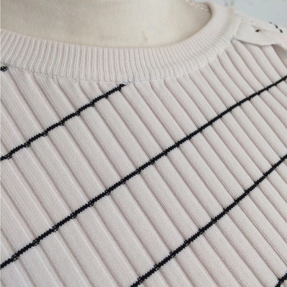 Jonathan Simkhai laser cut asymmetric knit top b/w size size small - Picture 6 of 7